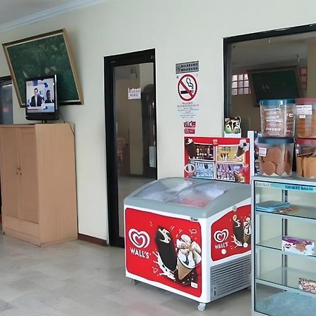 Hotel Lautze Indah Джакарта Екстериор снимка