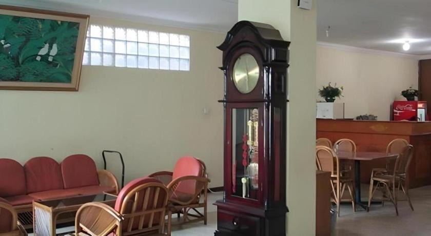 Hotel Lautze Indah Джакарта Екстериор снимка
