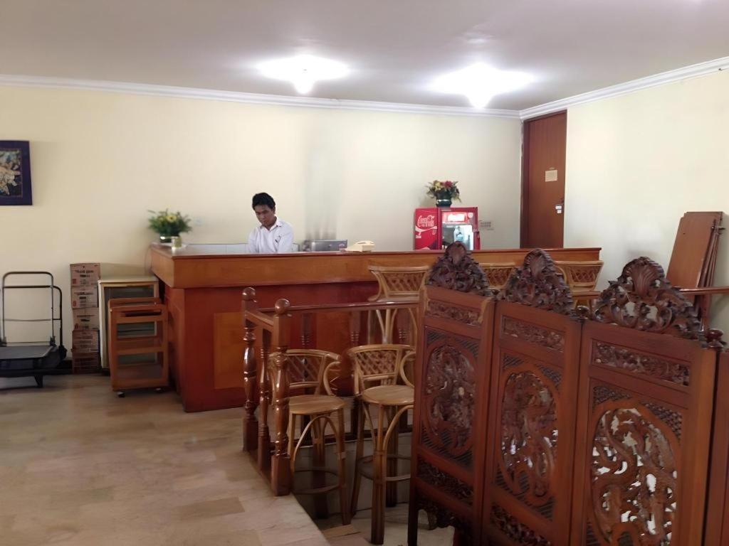 Hotel Lautze Indah Джакарта Екстериор снимка