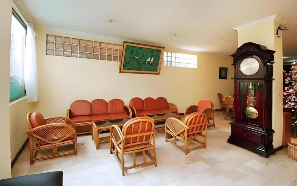 Hotel Lautze Indah Джакарта Екстериор снимка