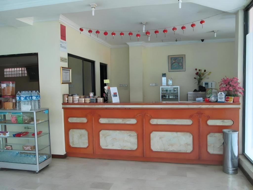Hotel Lautze Indah Джакарта Екстериор снимка