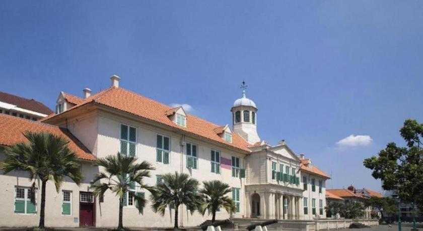 Hotel Lautze Indah Джакарта Екстериор снимка