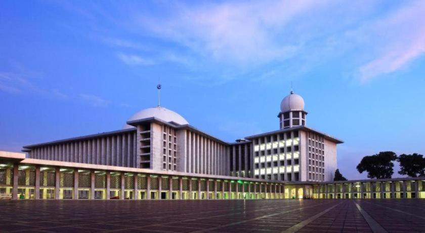 Hotel Lautze Indah Джакарта Екстериор снимка