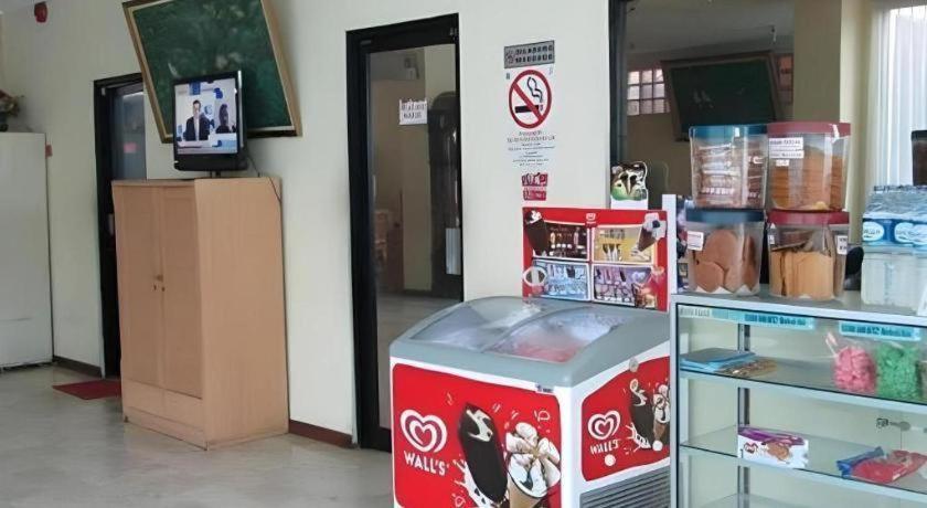 Hotel Lautze Indah Джакарта Екстериор снимка
