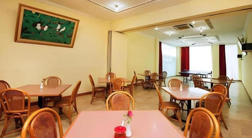 Hotel Lautze Indah Джакарта Екстериор снимка